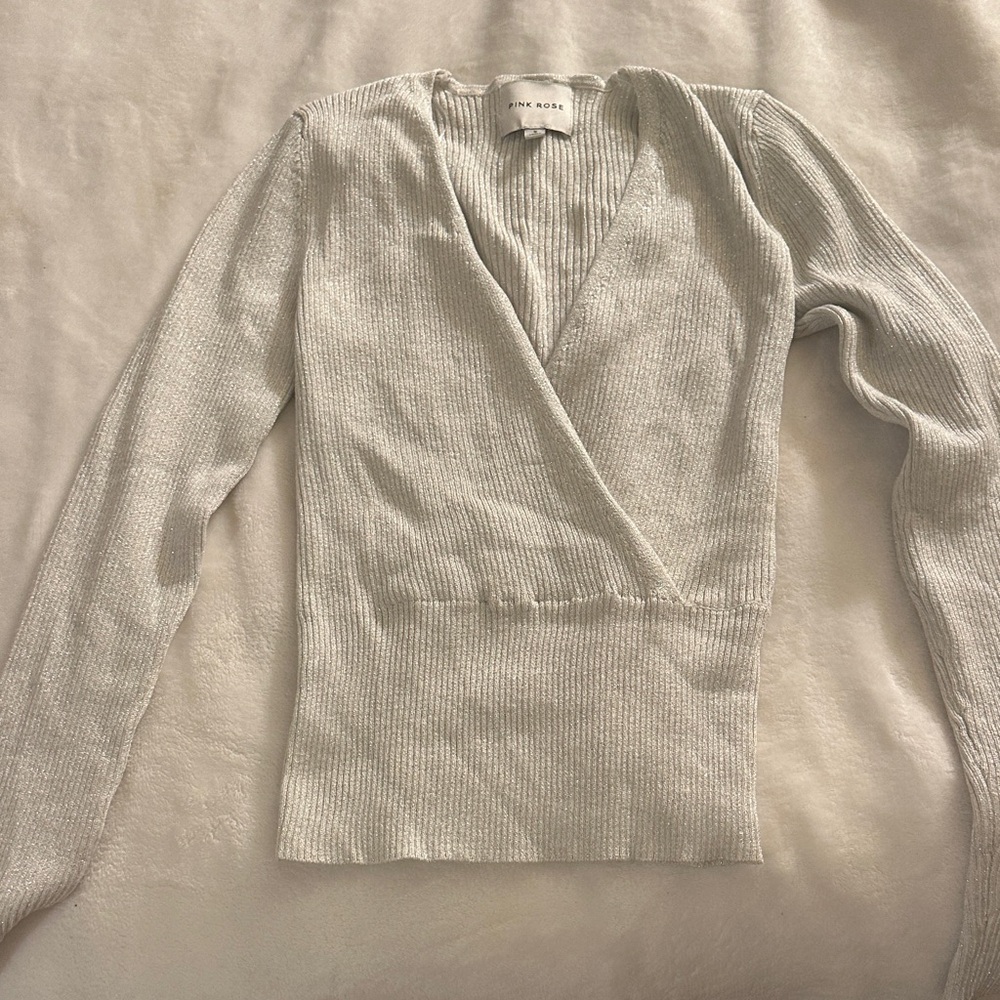 Pink Rose V-Neck Sweater - Light Gray
